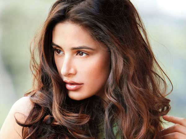 Nargis Fakhri signs a Rs 4 crore endorsement deal